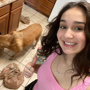 Meet your Posher, Alyssa